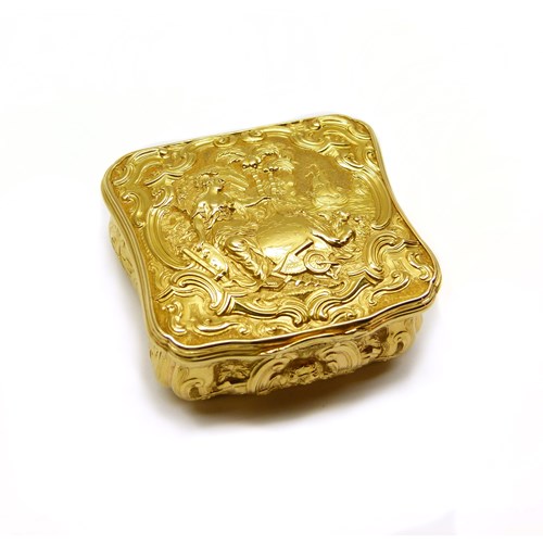 George II cartouche-square shaped gold patch box, London c.1740